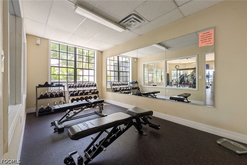 New Listing! This Beautiful 3 Bdrm Condo Is Located In The - photo 9