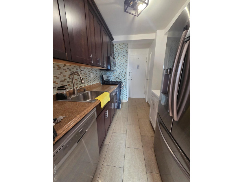 STOP BY TO VIEW THIS 2 BEDROOM APARTMENT OVERLOOKING THE - photo 16