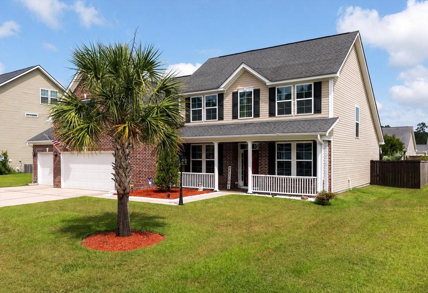 Welcome home to 2021 Triple Crown Lane in Bridlewood Farms! This - photo 2