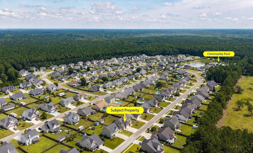 Welcome home to 2021 Triple Crown Lane in Bridlewood Farms! This - photo 3