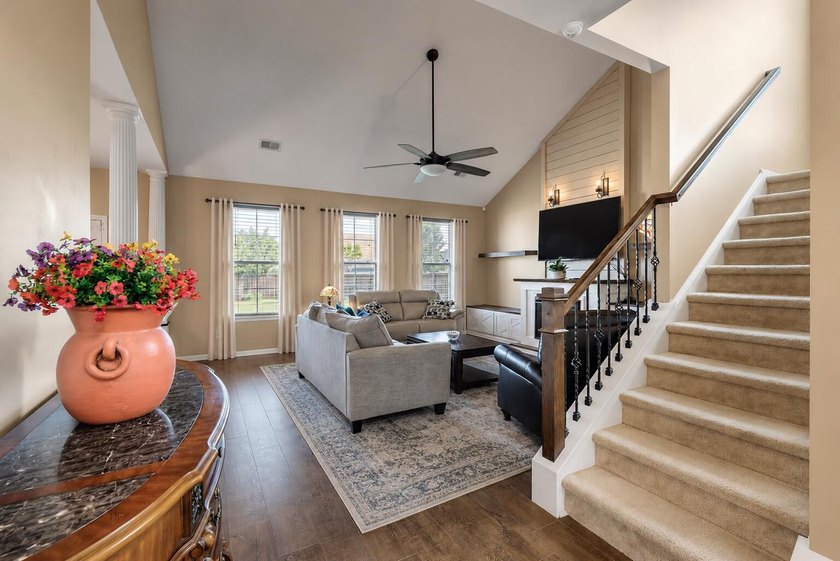 Welcome home to 2021 Triple Crown Lane in Bridlewood Farms! This - photo 10
