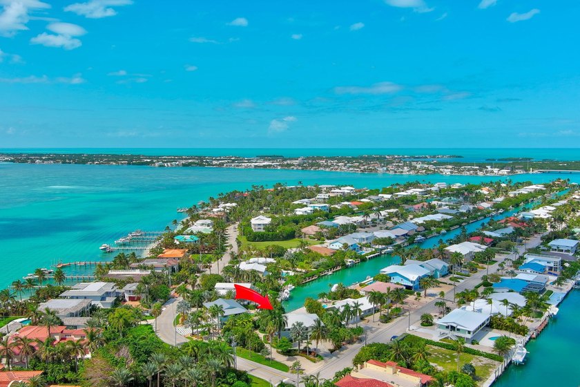 Welcome to modern coastal living in the gem of the Florida Keys - photo 2