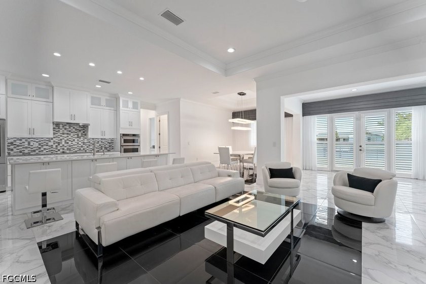 LUXURY WATERFRONT HOME - NO HOA - NEVER FLOODED - NO FLOOD - photo 6