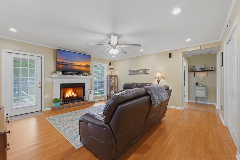 Welcome to 5505 Indigo Makers Trace! This beautifully maintained - photo 4