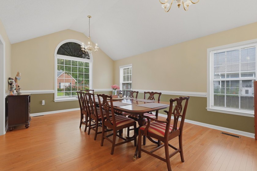Welcome to 5505 Indigo Makers Trace! This beautifully maintained - photo 9