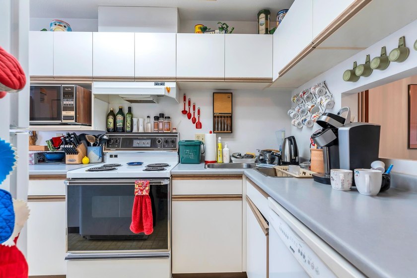 Welcome to The Odyssey! This spacious 1,742 sq ft townhouse is - photo 9