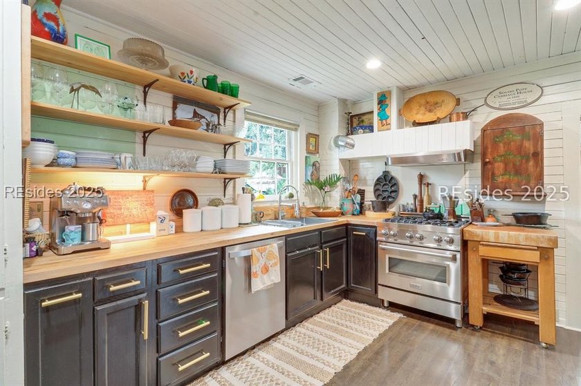 11 Whiting Street is the quintessential Brighton Beach cottage - photo 14