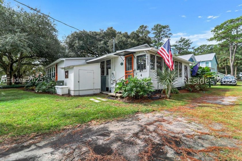 11 Whiting Street is the quintessential Brighton Beach cottage - photo 33