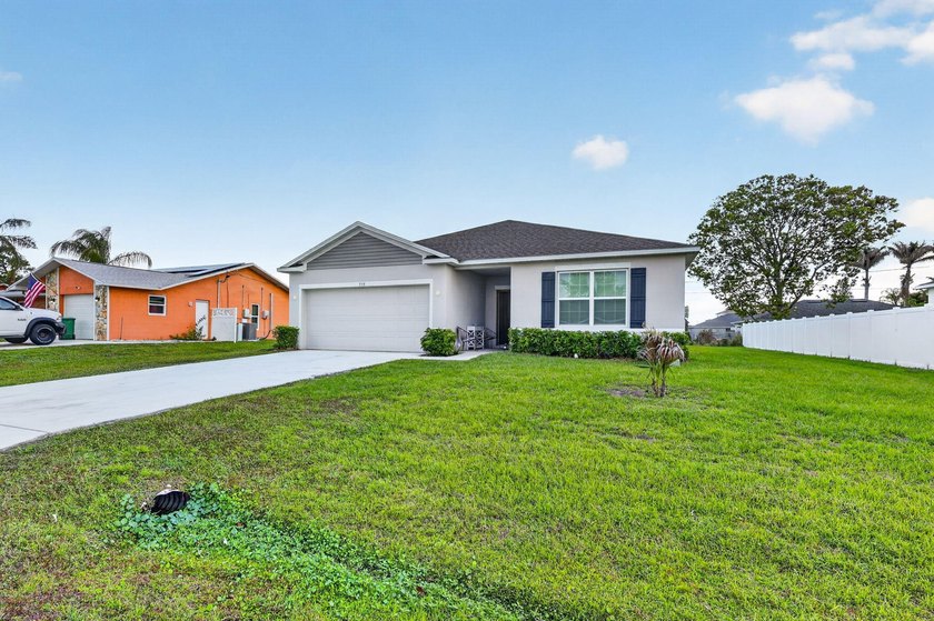 Short Sale Approved!! Beautiful 2023-built home with NO HOA - photo 2