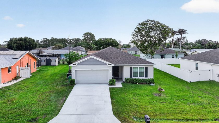 Short Sale Approved!! Beautiful 2023-built home with NO HOA - photo 3