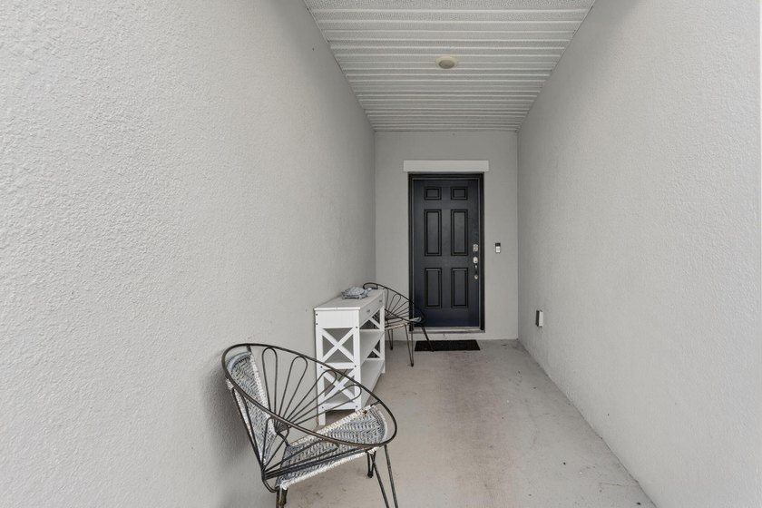Short Sale Approved!! Beautiful 2023-built home with NO HOA - photo 4