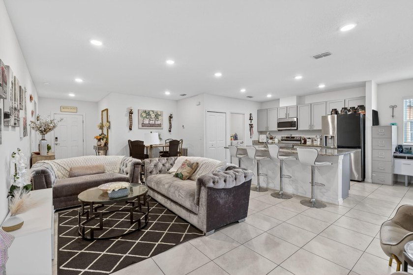 Short Sale Approved!! Beautiful 2023-built home with NO HOA - photo 8