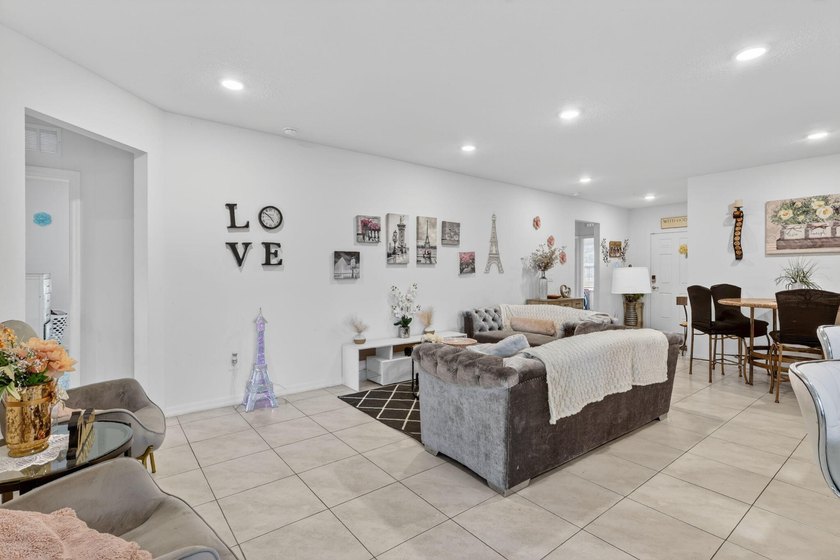 Short Sale Approved!! Beautiful 2023-built home with NO HOA - photo 9
