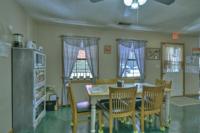 Exceptional investment opportunity! This established Personal - photo 8