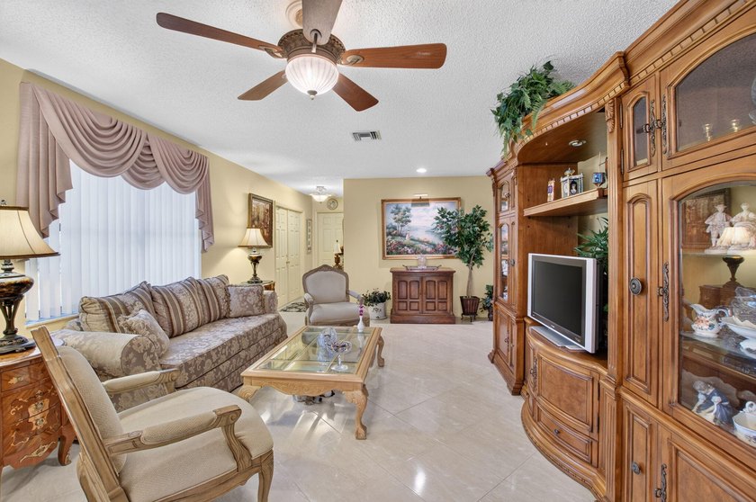 This charming 2 bedroom, 2 bathroom villa offers comfortable - photo 11