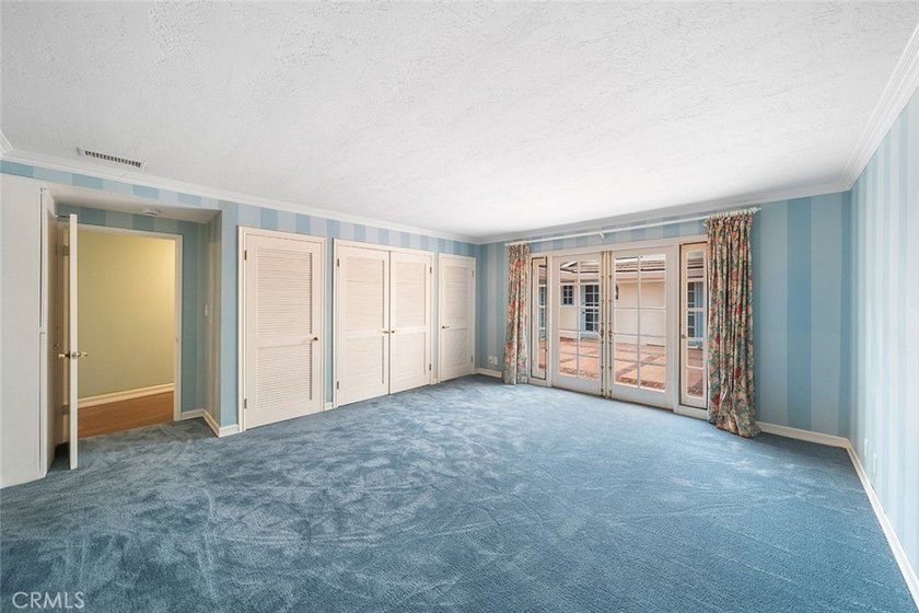 905 Emerald Bay is a light-filled corner lot bungalow offering 2 - photo 21