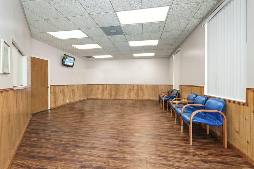 Medical Office Condo. Move in Ready! 1,734 sq feet. Near - photo 7