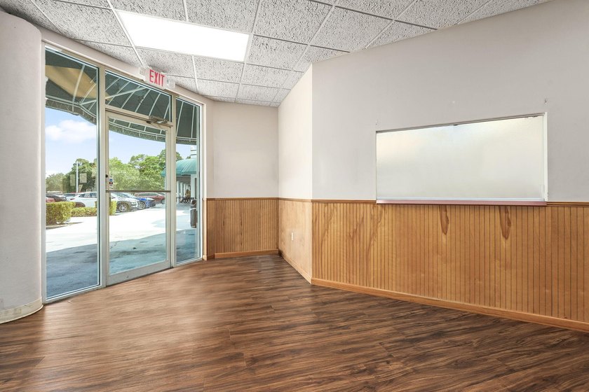 Medical Office Condo. Move in Ready! 1,734 sq feet. Near - photo 8