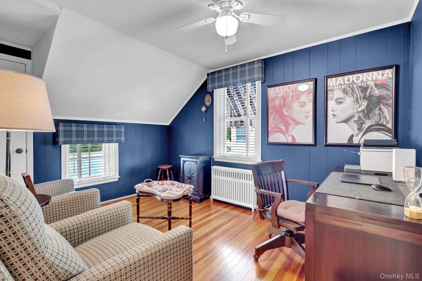 Welcome to 56 Oakland Drive, just a short stroll to the heart of - photo 14
