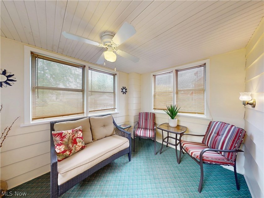 Welcome to this pride-of-ownership Colonial, ideally located - photo 14