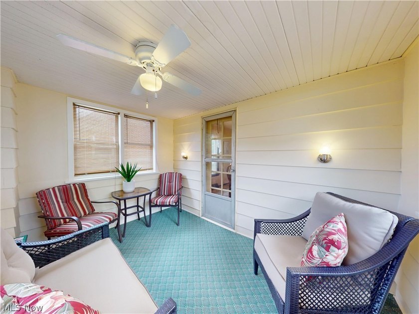 Welcome to this pride-of-ownership Colonial, ideally located - photo 15