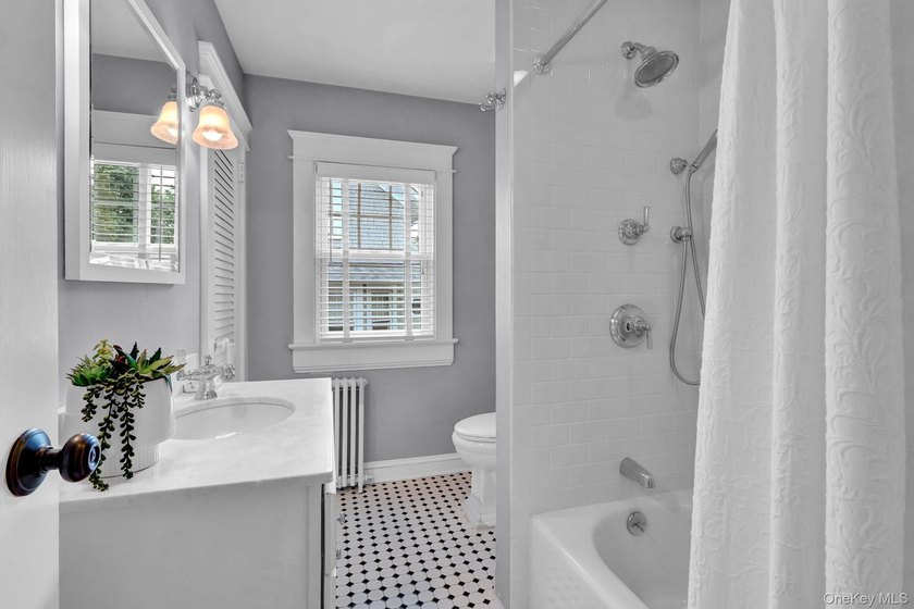 Welcome to 56 Oakland Drive, just a short stroll to the heart of - photo 17