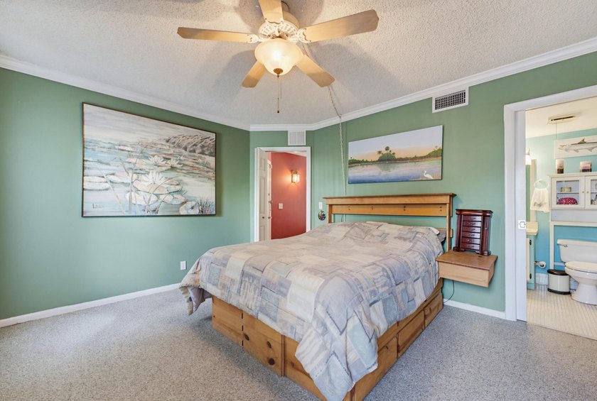 Enjoy easy FL. living in this charming 1-bedroom, 1-bath condo - photo 25