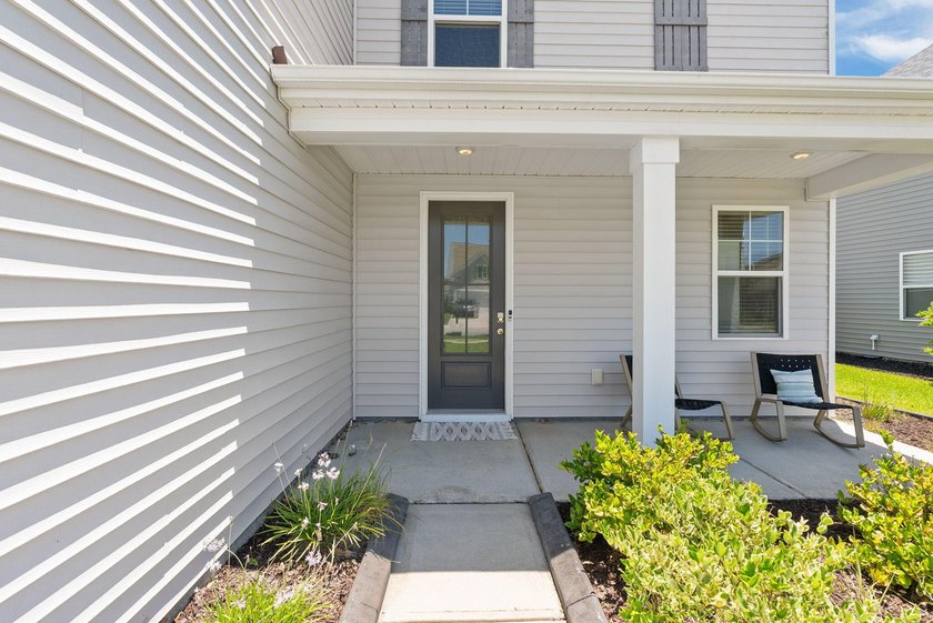 Welcome home to this beautifully maintained property offering - photo 7