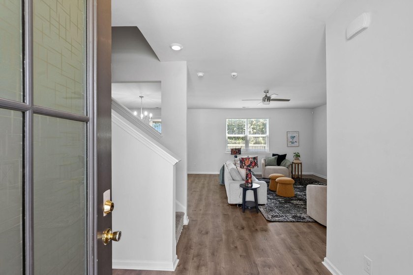 Welcome home to this beautifully maintained property offering - photo 8