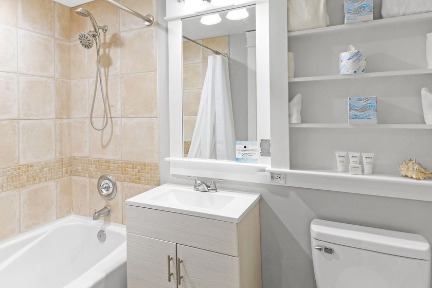 Experience resort living in this beautifully appointed studio - photo 12