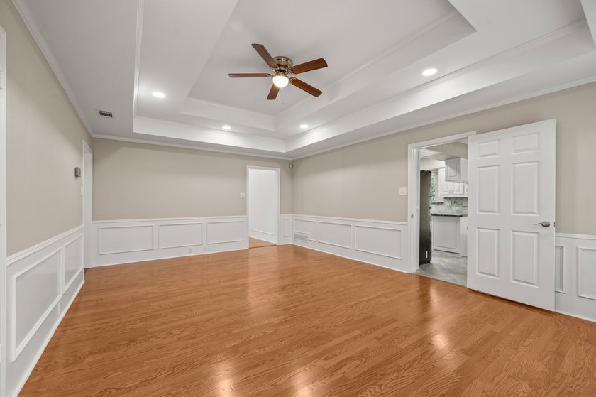 Welcome home to this beautiful 4 bedroom, 3 bathroom 1 story - photo 13