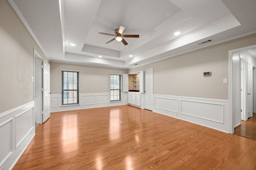 Welcome home to this beautiful 4 bedroom, 3 bathroom 1 story - photo 14