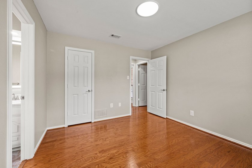 Welcome home to this beautiful 4 bedroom, 3 bathroom 1 story - photo 30