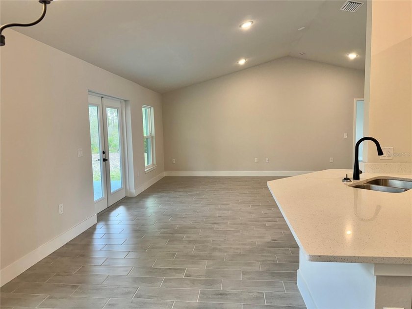 Spacious 2,010 sq. ft. of heated living space, this residence - photo 8