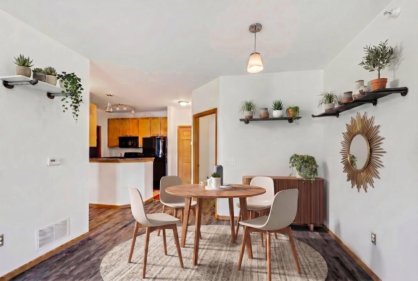 Motivated Seller. 1 Bedroom + Den. Enjoy easy, low-maintenance - photo 5