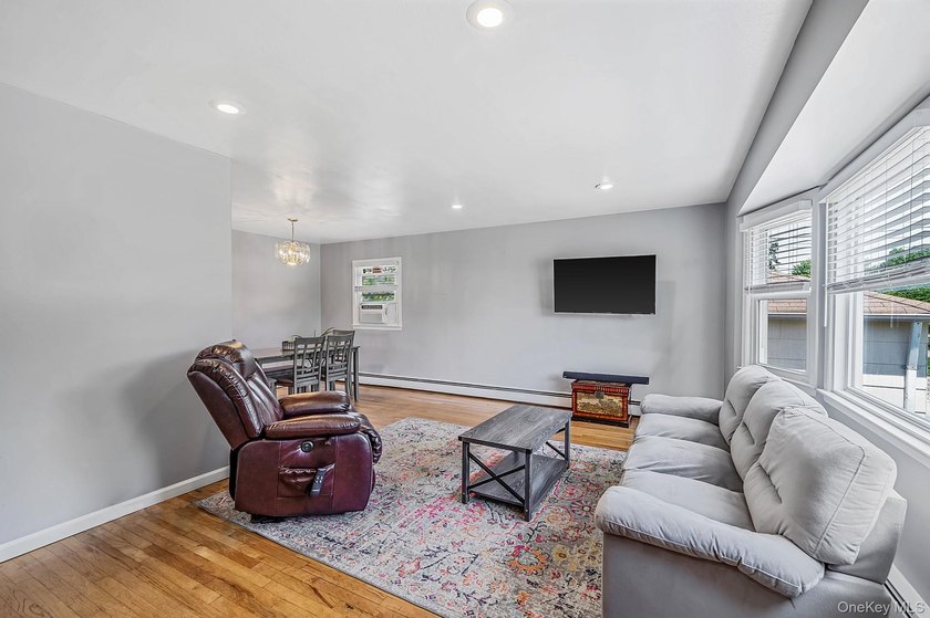 Welcome to your bright and inviting 3-bedroom, 2-bath ranch - photo 5