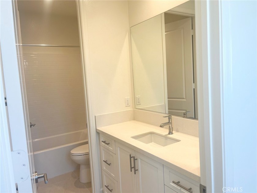 Brand new home within 15 minutes from the beach. This two level - photo 12