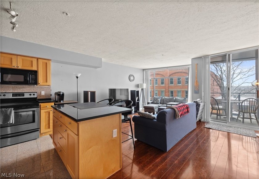 City living at its finest. This sophisticated 1-bedroom, 1-bath - photo 3