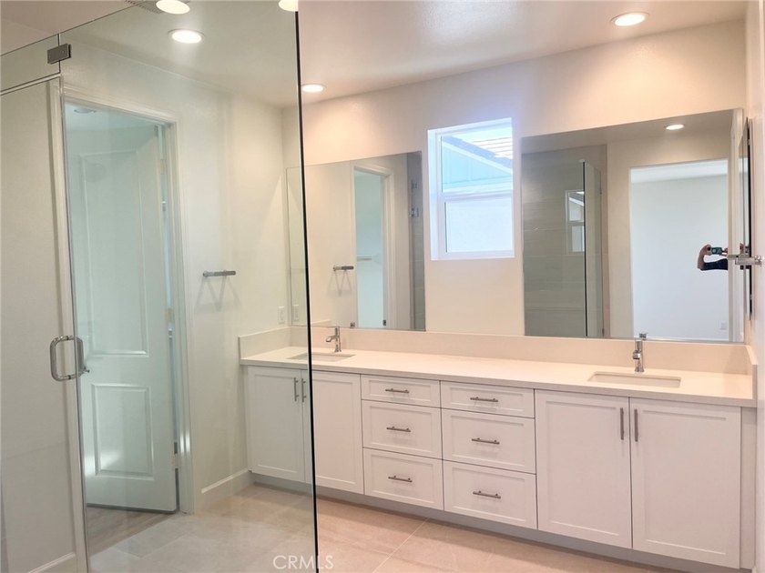 Brand new home within 15 minutes from the beach. This two level - photo 15