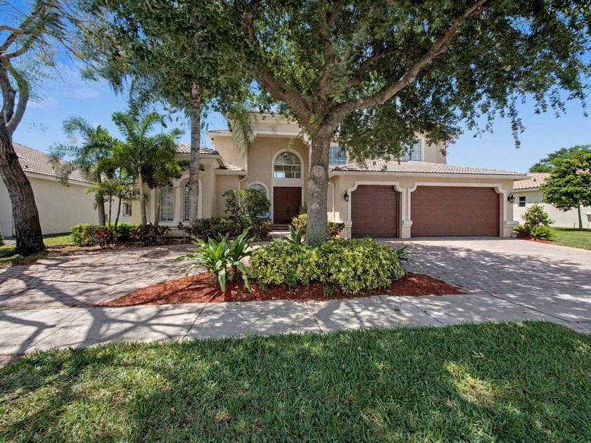 This stunning 5-bedroom, 4-bathroom residence offers the perfect - photo 2