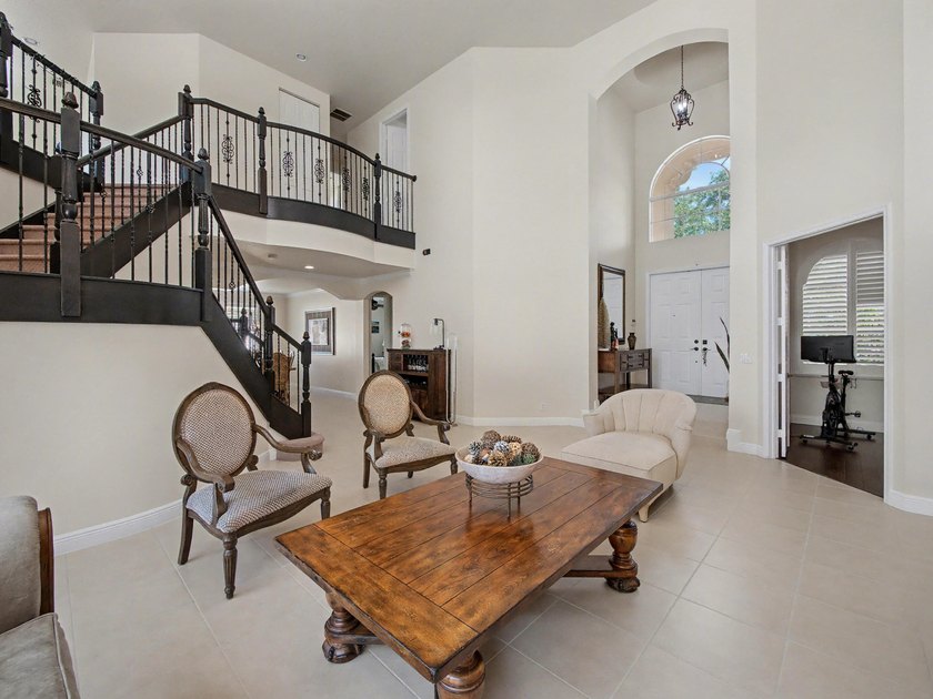 This stunning 5-bedroom, 4-bathroom residence offers the perfect - photo 5
