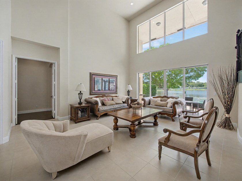 This stunning 5-bedroom, 4-bathroom residence offers the perfect - photo 6