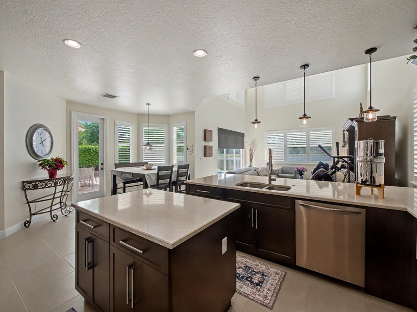 This stunning 5-bedroom, 4-bathroom residence offers the perfect - photo 10
