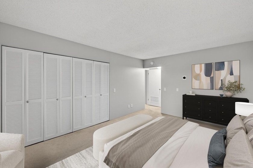 Take in sweeping 9th-floor views and a comfortable, easy-living - photo 20