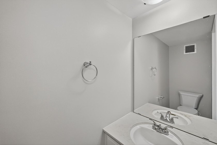 Take in sweeping 9th-floor views and a comfortable, easy-living - photo 21
