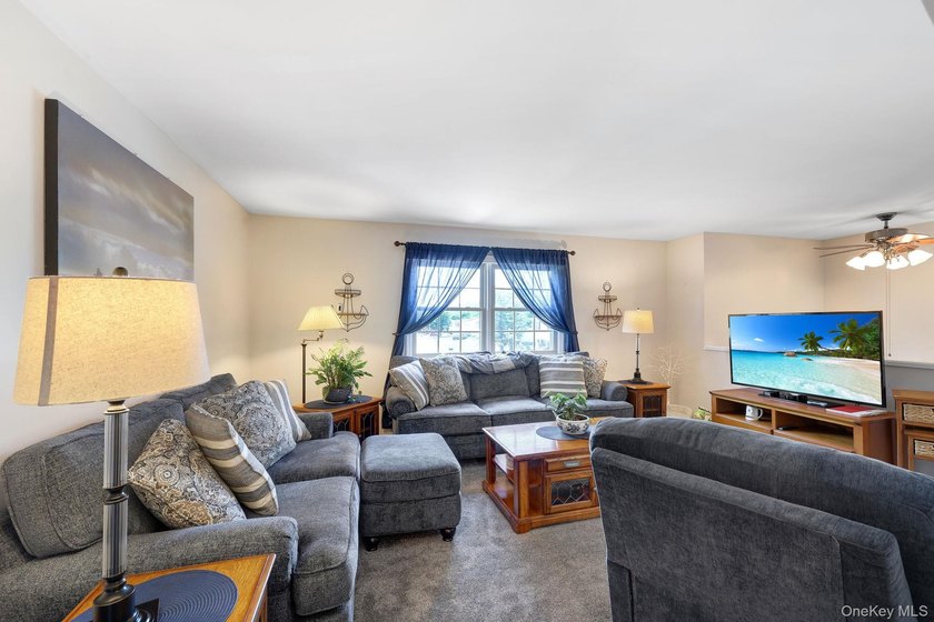 Tucked into one of Middletown's most well-kept and welcoming - photo 6