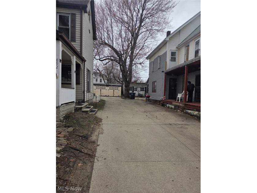 This 3-bedroom, 1.5-bathroom home is a great opportunity for an - photo 4