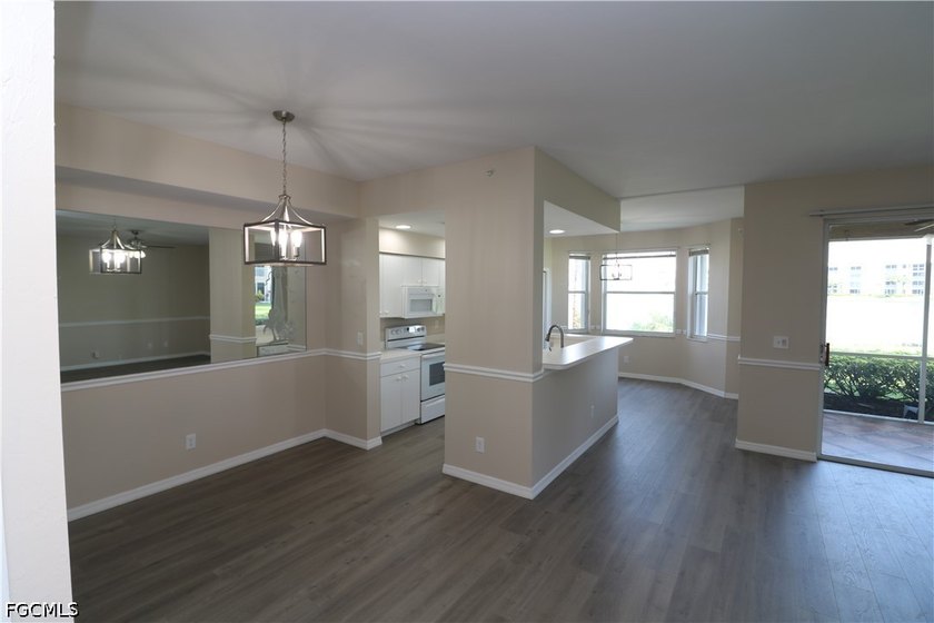 Welcome to Heritage Cove, one of Fort Myers' premier 55+ gated - photo 3
