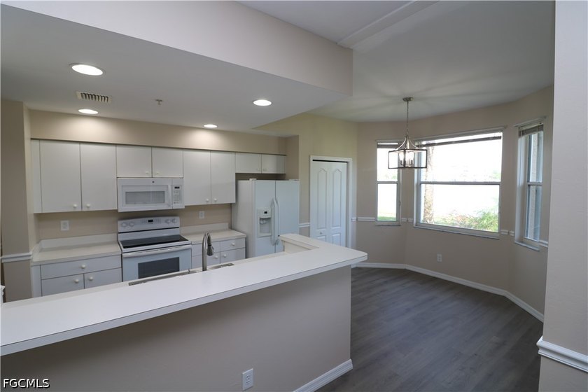 Welcome to Heritage Cove, one of Fort Myers' premier 55+ gated - photo 8
