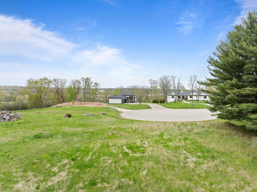 Large Lot and Perfect Location between Lake Geneva and Williams - photo 13